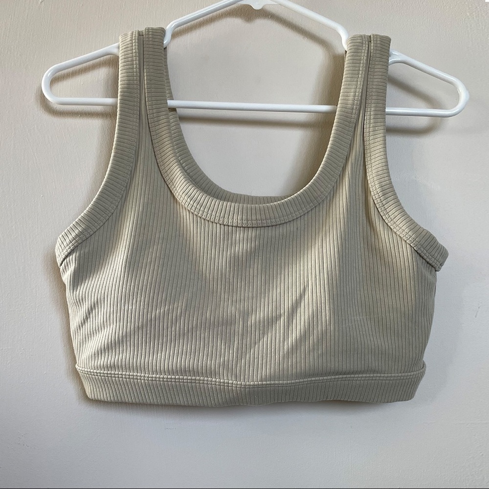ALO Yoga Wellness bra California sand